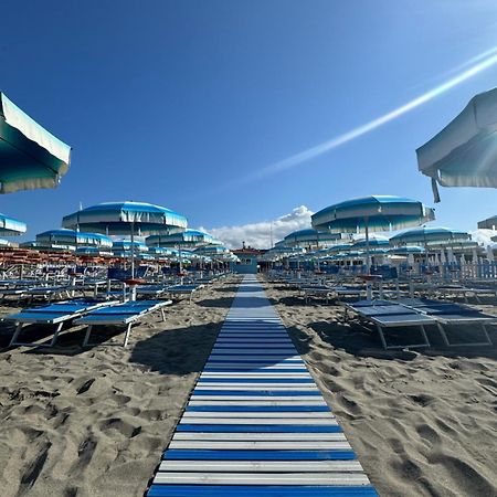 Hotel Bagno Stella Del Mare マリーナ・ディ・カッラーラ エクステリア 写真