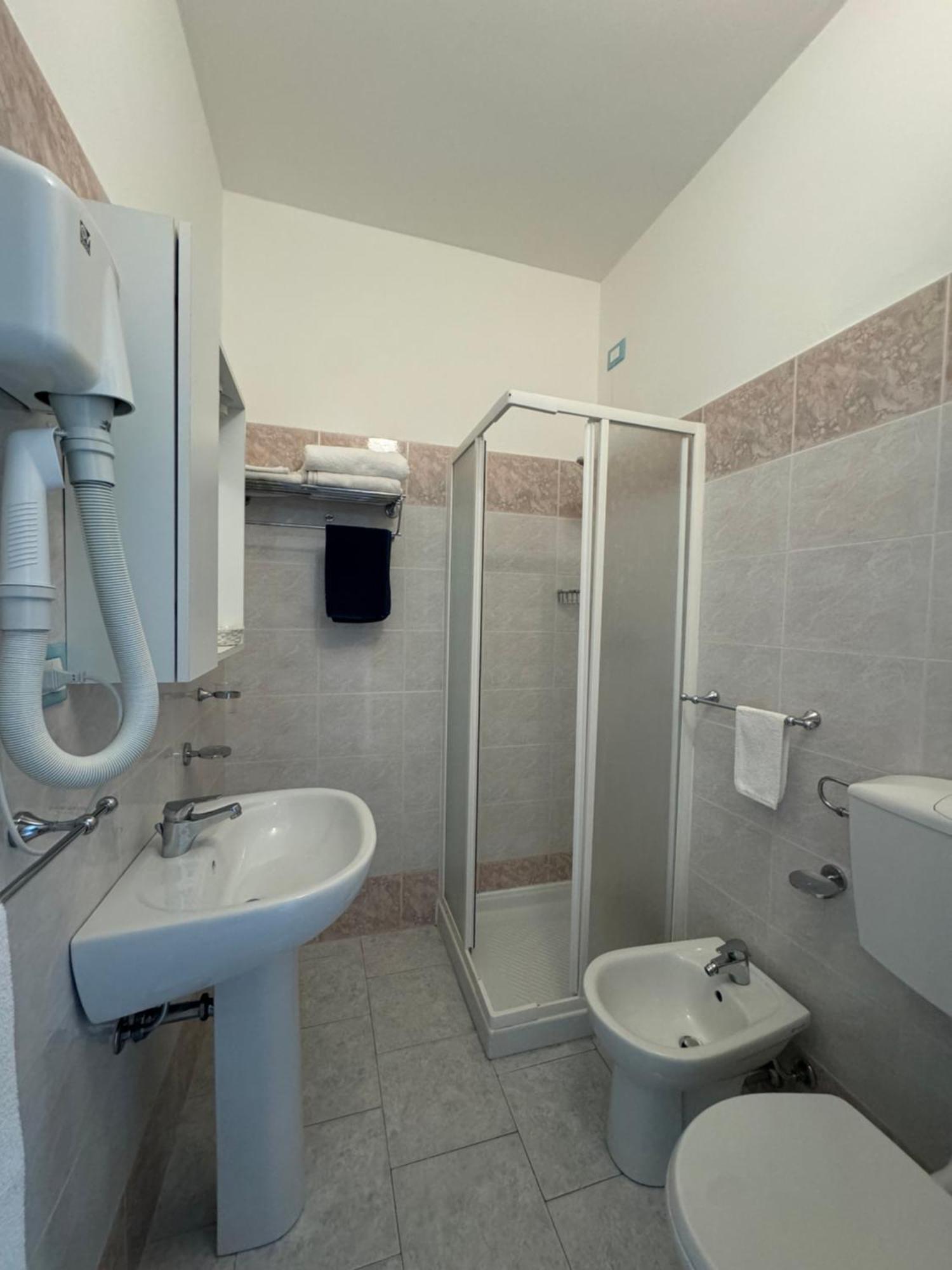 Hotel Bagno Stella Del Mare マリーナ・ディ・カッラーラ エクステリア 写真
